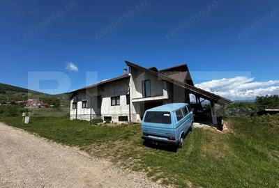 Casă cu 4 camere cu Teren 861 Mp în Micești - 2