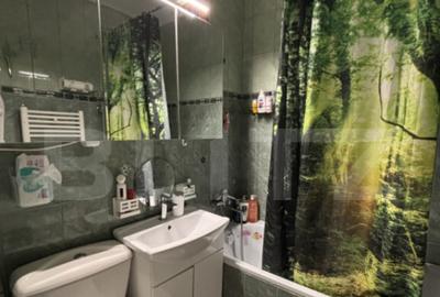 Apartament cu 3 camere semidecomandat, mobilat în Baza 3 - 1