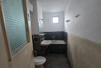 Apartament cu 2 camere  de vanzare  in Fagaras etaj 4 - 7