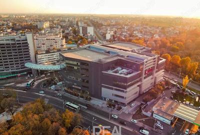 Spațiu comercial, în Eroii Revoluției - 8