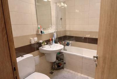 Apartament cu 2 camere semidecomandat, mobilat în Tractorul - 3