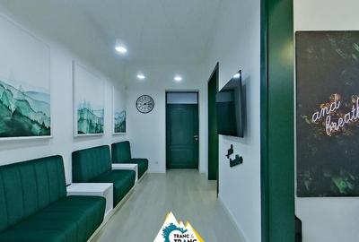 Apartament de lux cu 3 camere ?i vedere catre Bulevardul Revolu?iei Apartament de lux cu 3 camere ?i vedere catre Bulevardul Revolu?iei - 5