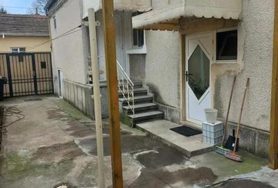 Casă cu 6 camere cu Teren 170 Mp în Tomis I - 9