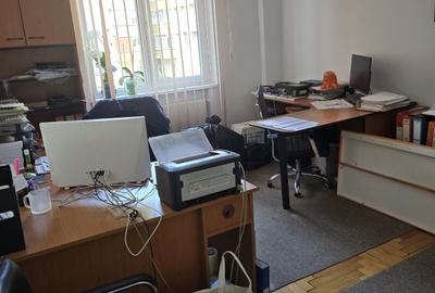 Apartament cu 4 camere decomandat în Central - 1