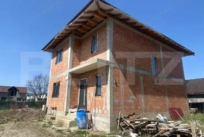 Casa la rosu de vanzare, cu 5 camere, 168 mp, Bistrita - 1