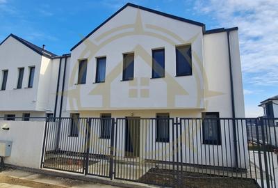 Casă cu 4 camere cu Teren 250 Mp în Central