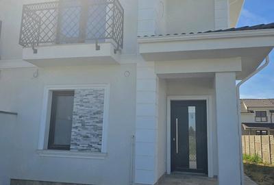Casă cu 4 camere cu Teren 256 Mp în Moșnița Nouă - 2