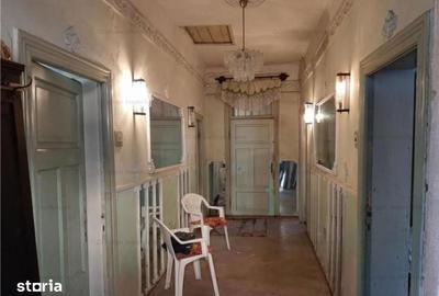 Casă cu 5 camere cu Teren 234 Mp în Central - 4