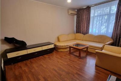 Apartament 4 camere et 1 str Bucuresti zona 700 - 1