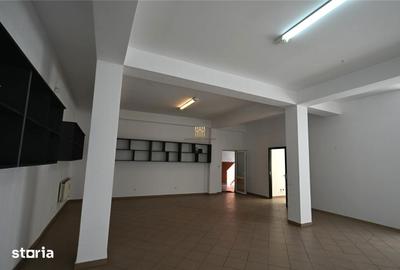 Spațiu comercial, de 82 mp, în Vama - 8
