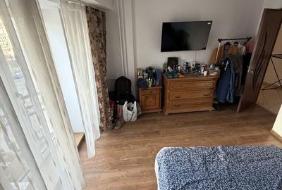 Apartament cu 5 camere decomandat în Decebal