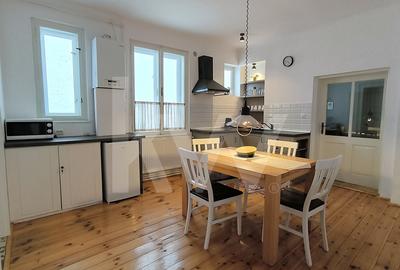 Apartament cu 2 camere semidecomandat, mobilat în Ultracentral