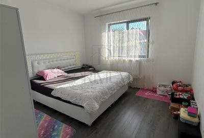 Casă cu 3 camere cu Teren 300 Mp în Sânmihaiu Român
