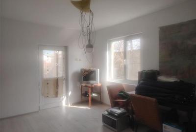 Casă cu 3 camere cu Teren 900 Mp în Lipănești - 2