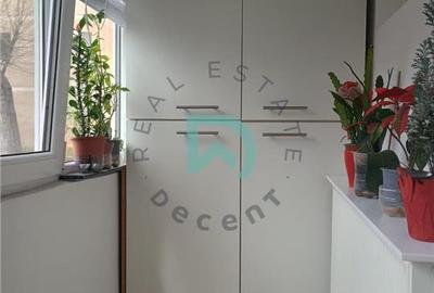 Apartament cu 2 camere decomandat în Tractorul - 12