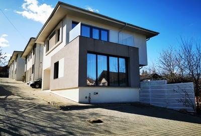 Casă individuală cu 4 camere cu Canalizare în Bucium - 1