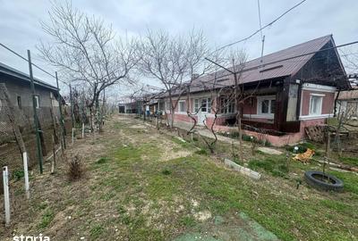 Casă cu 4 camere cu Teren 1300 Mp în Nuci - 1