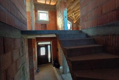 Casă individuală cu 5 camere cu Canalizare în Spitalul Județean - 9