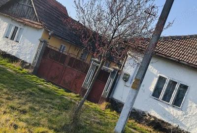 Casă cu Teren 60 Mp în Apateu - 1