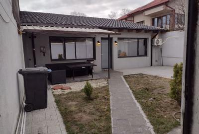 Casă cu 2 camere în Central