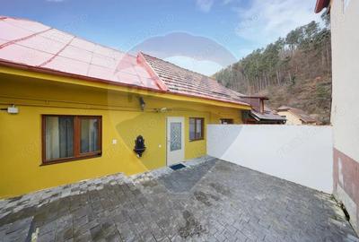 Casa cu 2 camere + curte 40 mp in zona Centrul Istoric - 3