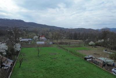Teren de 2823 mp, în Sălătrucel - 1