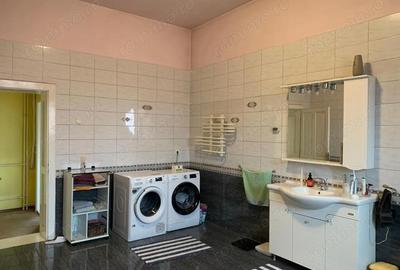 Casă cu 4 camere cu Teren 347 Mp în Sinaia