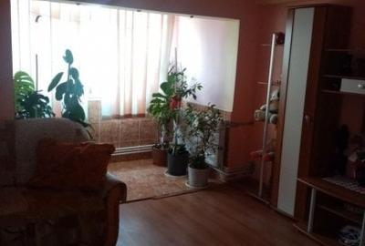 Apartament cu 4 camere decomandat în Km 4-5