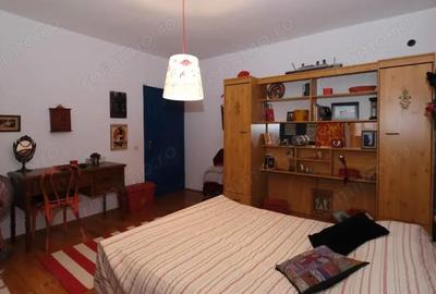 Vanzaere casa superba si 4000 mp teren la munte in Cheia Prahova cu parau care trece prin gradina - 13