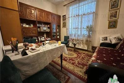 Apartament cu 3 camere semidecomandat în P-ța Victoriei - 4