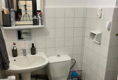 Apartament cu 3 camere decomandat în Lipovei