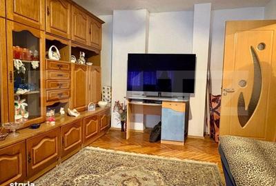Apartament cu 4 camere decomandat în Sânmartin
