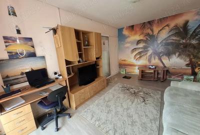 Vand apartament 2 camere in GHERLA , Piata Unirii , etaj 1 - 3