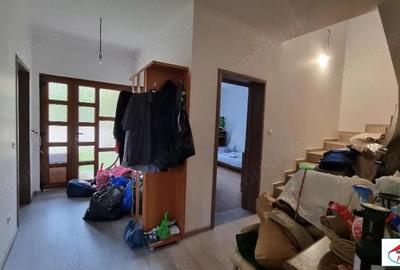 Casă cu Teren 1374 Mp în Central