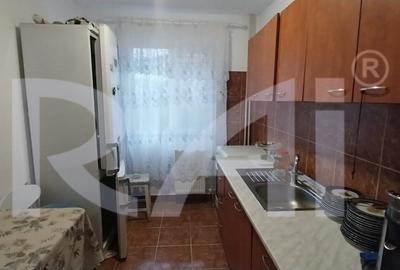 Apartament renovat, 3 camere, Valea Rosie - Etaj 2/4 - 1