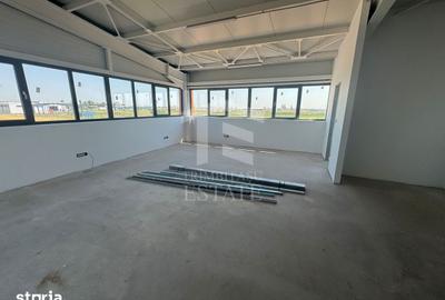 Spațiu comercial, de 550 mp, în Central - 13