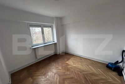 Apartament cu 4 camere decomandat în George Enescu - 2