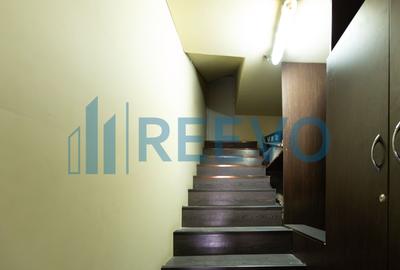 Spațiu comercial, de 430 mp, în Central - 99