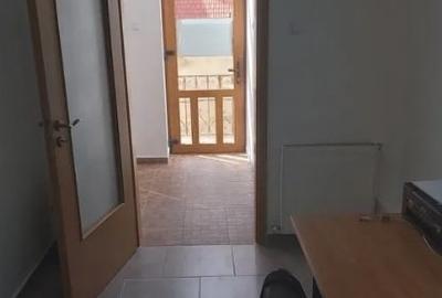 Apartament 3 camere in Centru, zona strazii 21 Decembrie, ideal birou - 6