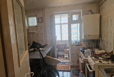 Apartament cu 3 camere semidecomandat în Central - 1
