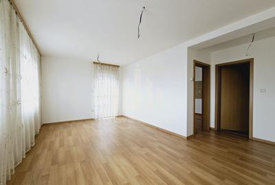 Apartament cu 3 camere decomandat în Micești - 1