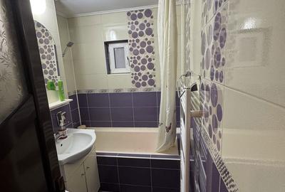 Apartament cu 2 camere decomandat în Apărătorii Patriei