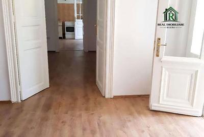 Casă cu 2 camere decomandat cu Teren 300 Mp în Central - 5