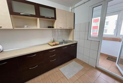 Apartament cu 2 camere decomandat, mobilat în Apărătorii Patriei - 2