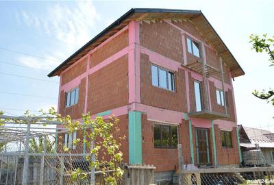 Casă cu 10 camere cu Teren 1278 Mp în Horpaz - 3