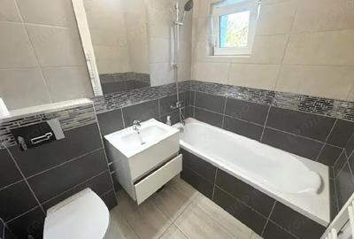 Apartament cu 3 camere semidecomandat în Central - 1