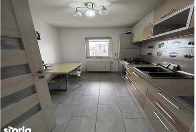 Apartament cu 3 camere decomandat în Văcăresti - 4