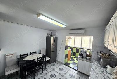 Apartament cu 3 camere decomandat în Micro 17