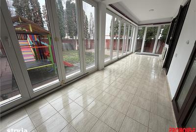 Casă cu 5 camere cu Canalizare în Ultracentral - 1