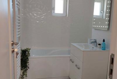 Apartament cu 2 camere decomandat în Trocadero - 1